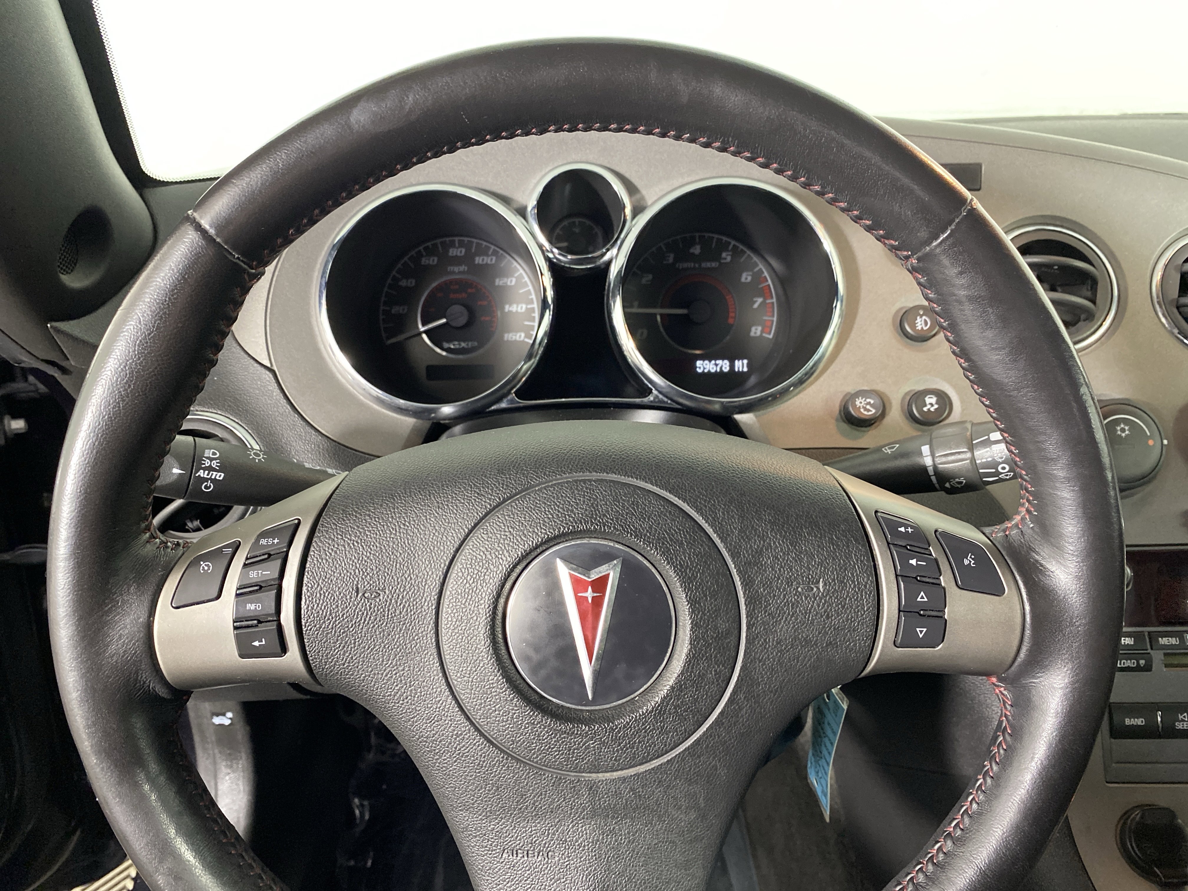 Used 2008 Pontiac Solstice GXP w/ Premium Package image 16