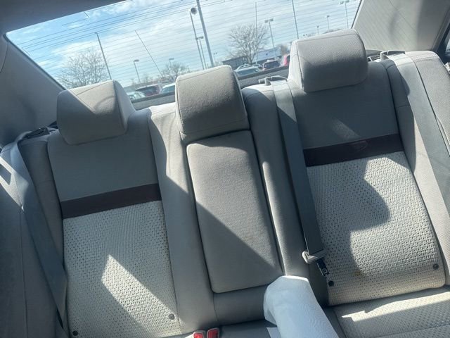 Used 2012 Toyota Camry LE image 5