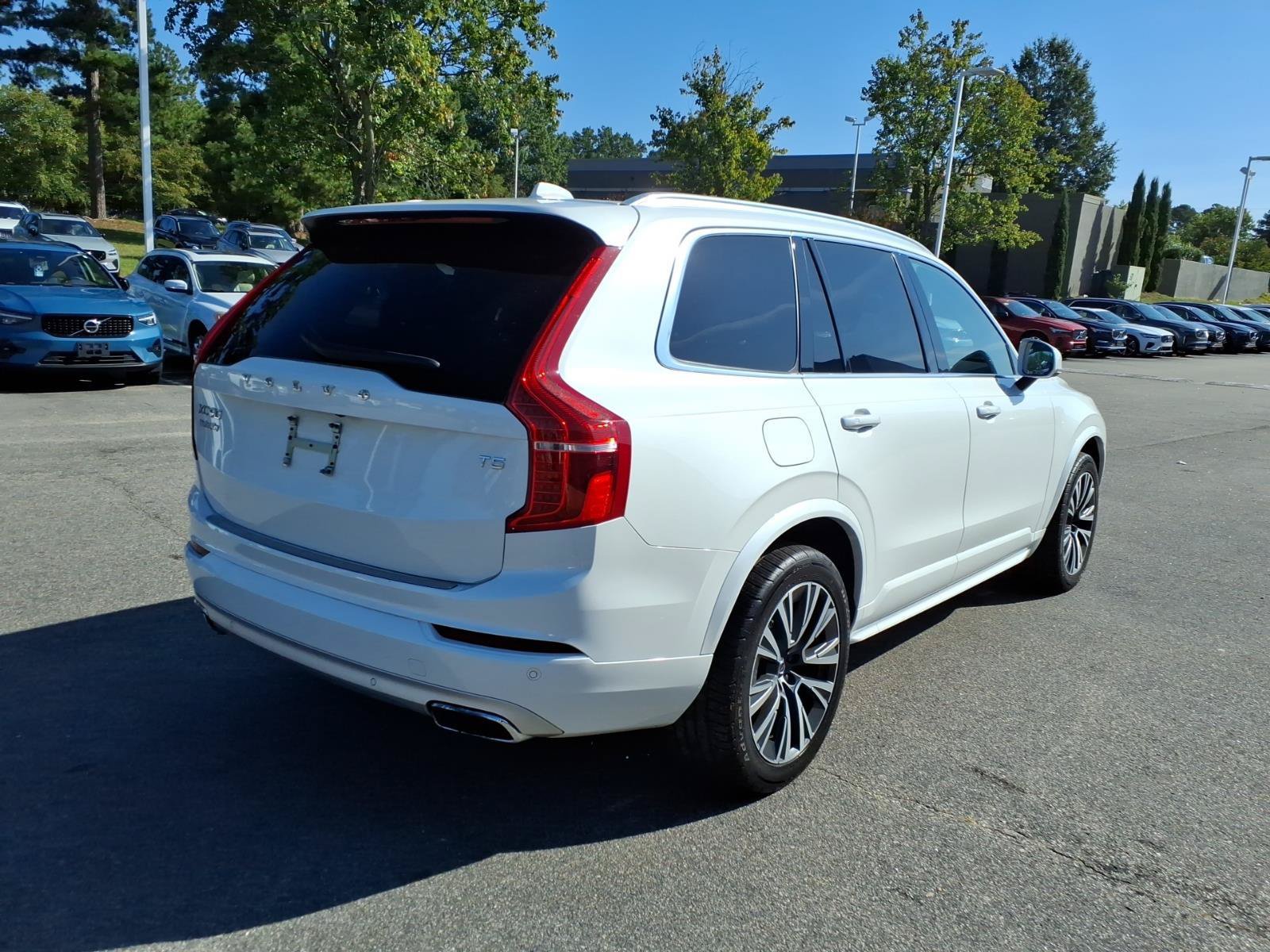 Used 2020 Volvo XC90 T5 Momentum w/ Protection Package Premier FWD image 3