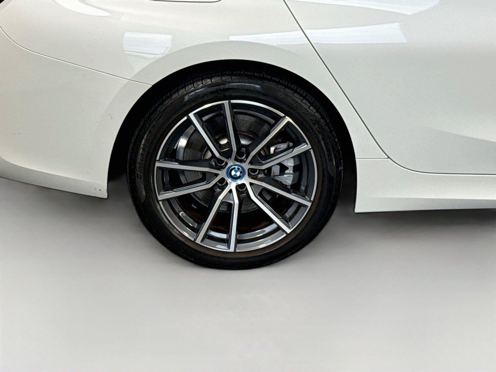 Used 2022 BMW 330e w/ Driving Assistance Package RWD image 41