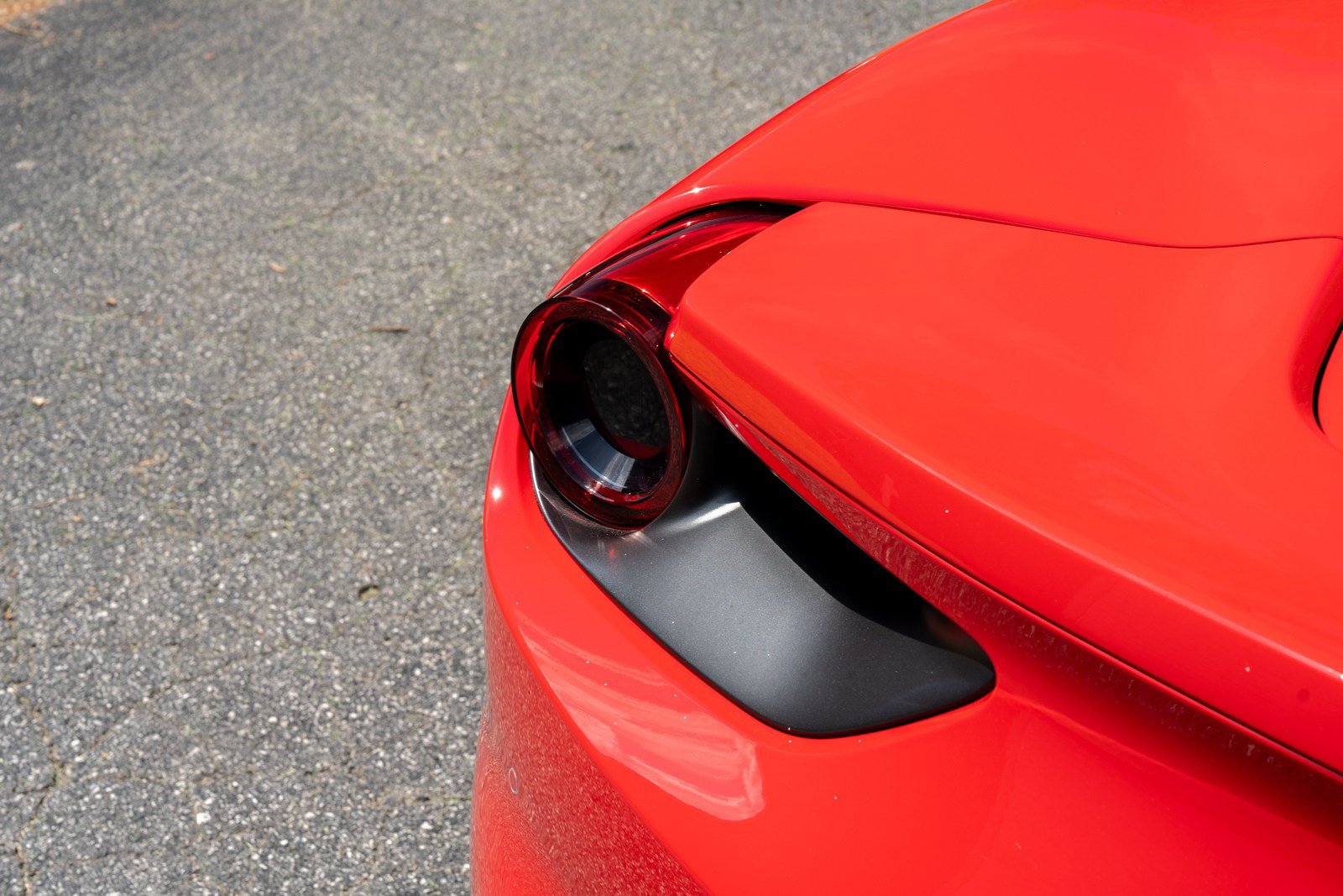 Used 2018 Ferrari 488 Spider RWD image 20