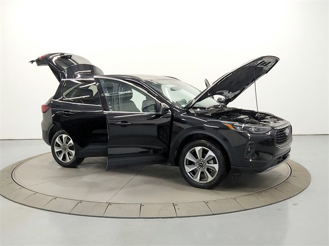 Used 2025 Ford Escape Platinum image 9