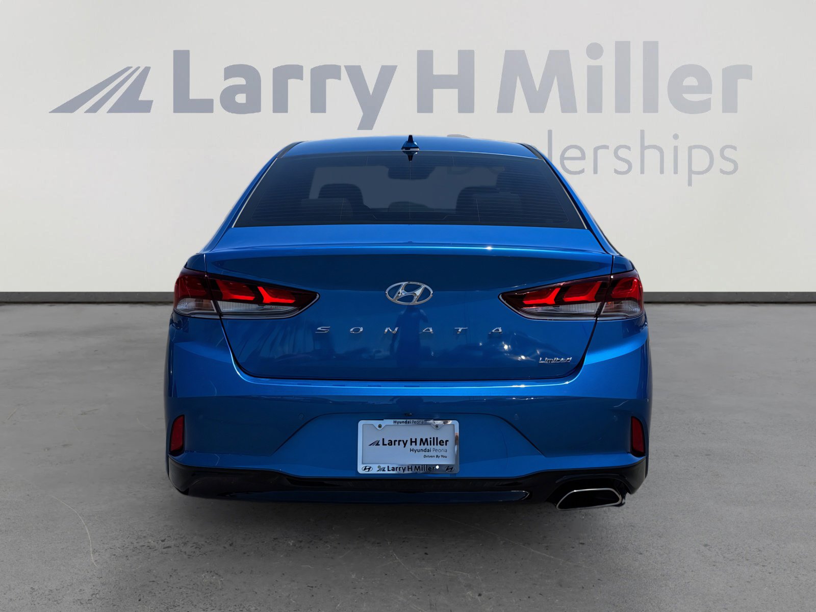 Used 2018 Hyundai Sonata Limited w/ Limited Ultimate Package 03 FWD image 4