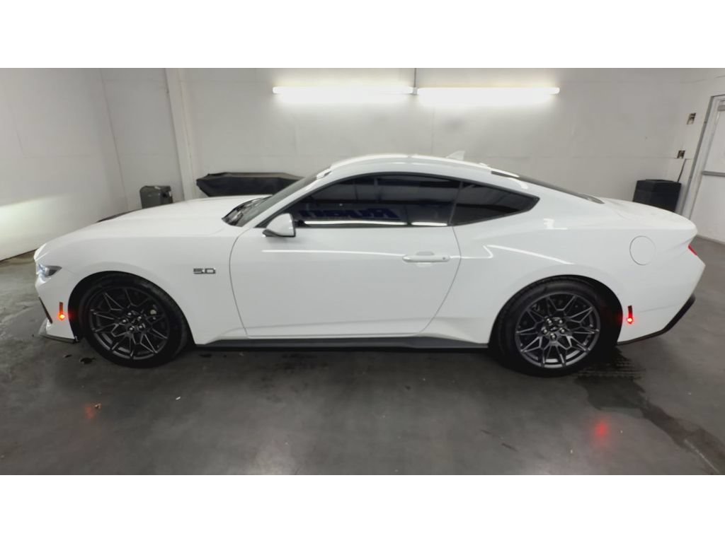 Used 2024 Ford Mustang GT Premium w/ GT Performance Package RWD image 5