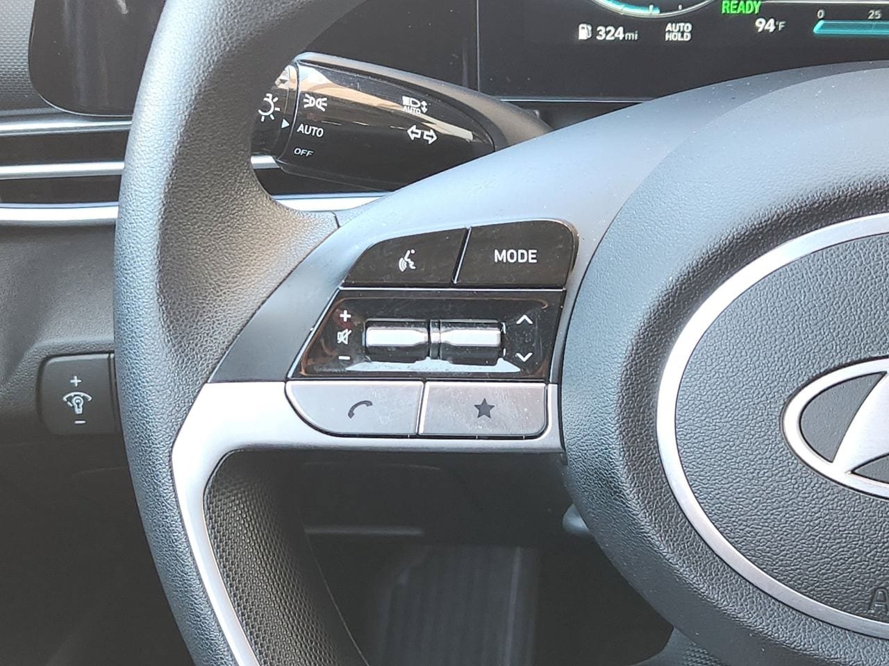 Certified 2024 Hyundai Elantra Blue FWD image 28