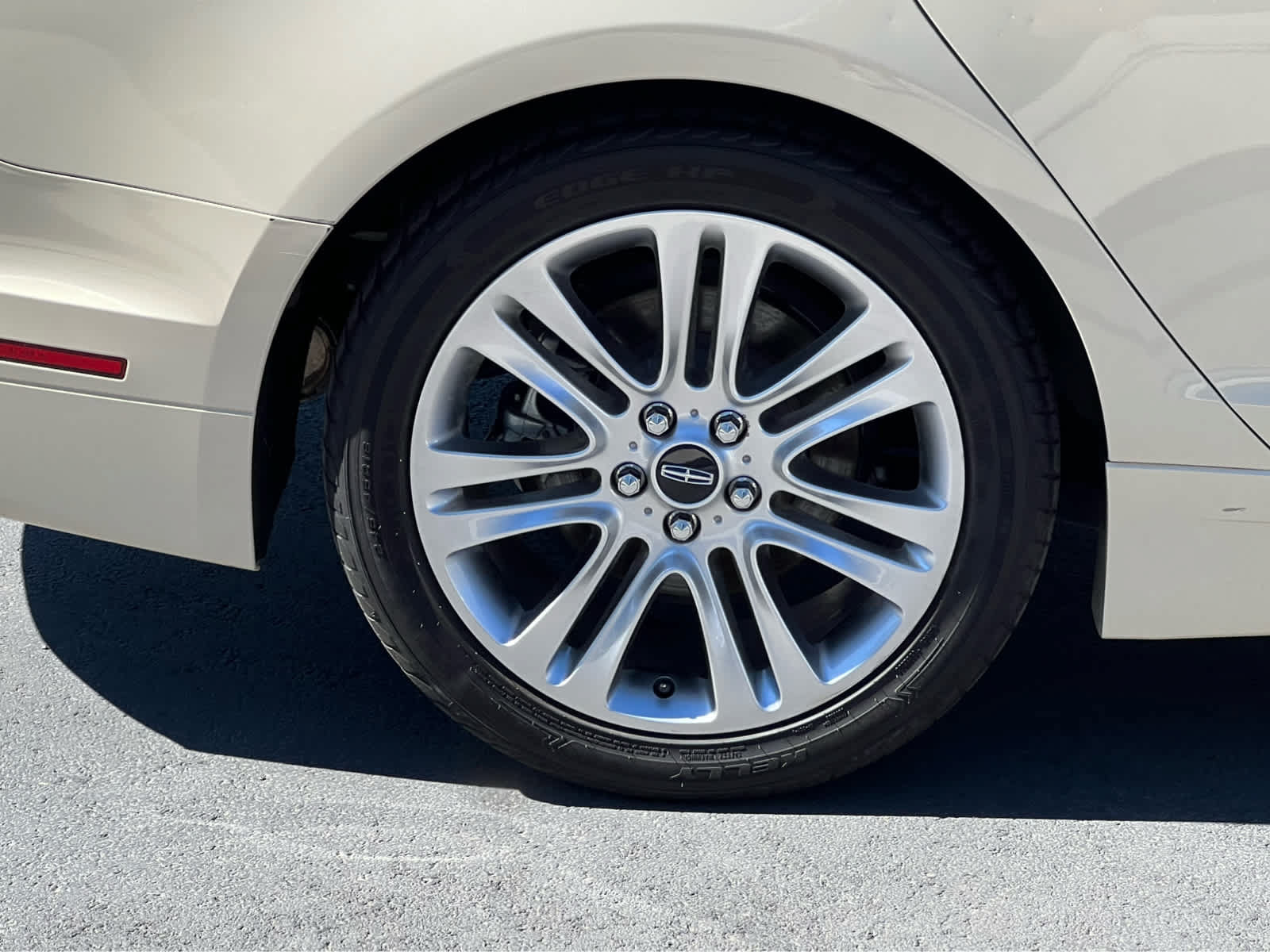 Used 2014 Lincoln MKZ Hybrid w/ Equipment Group 202A Reserve FWD image 15