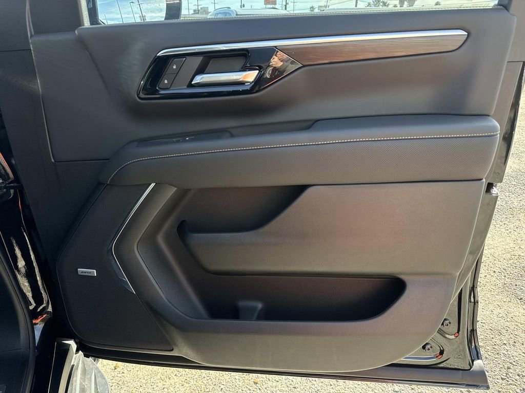 New 2026 Chevrolet Suburban Premier image 15
