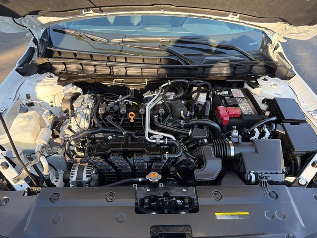 Used 2025 Nissan Altima 2.5 SV image 12