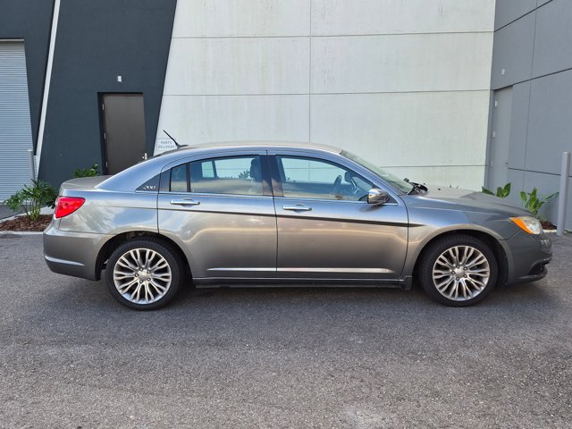 Used 2013 Chrysler 200 Limited FWD image 2