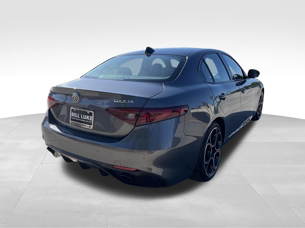Used 2023 Alfa Romeo Giulia Veloce RWD image 7
