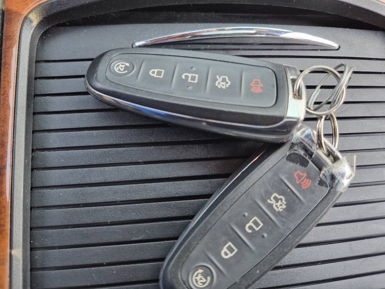 Used 2015 Lincoln MKS w/ Equipment Group 101A FWD image 19