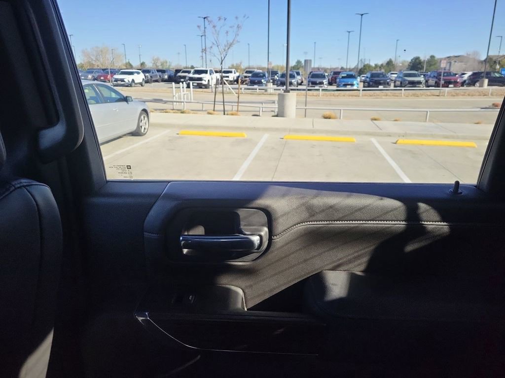 Used 2023 Chevrolet Silverado 3500 High Country image 13