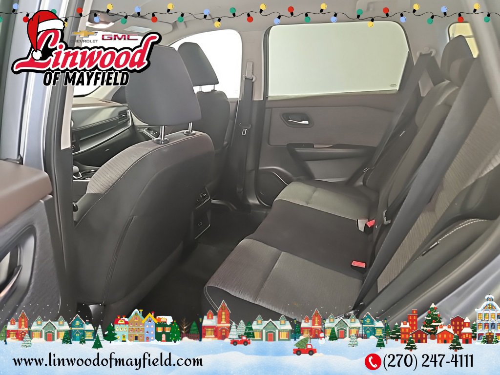 Used 2023 Nissan Rogue SV image 11