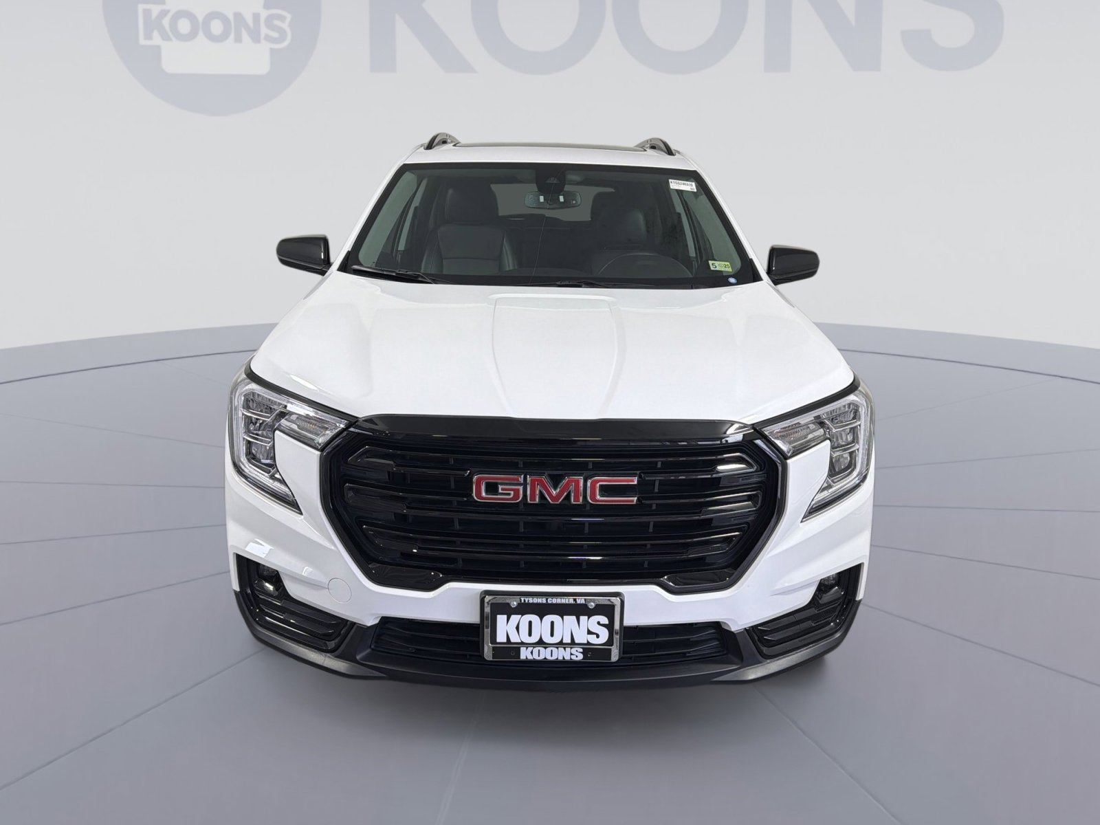 Used 2024 GMC Terrain SLT w/ Elevation Edition image 11