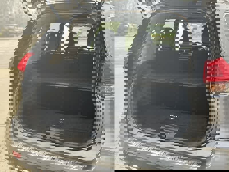 Used 2020 Nissan Rogue SL w/ Premium Package image 18