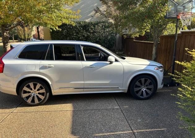 Certified 2024 Volvo XC90 B6 Ultimate w/ Protection Package Premier image 4