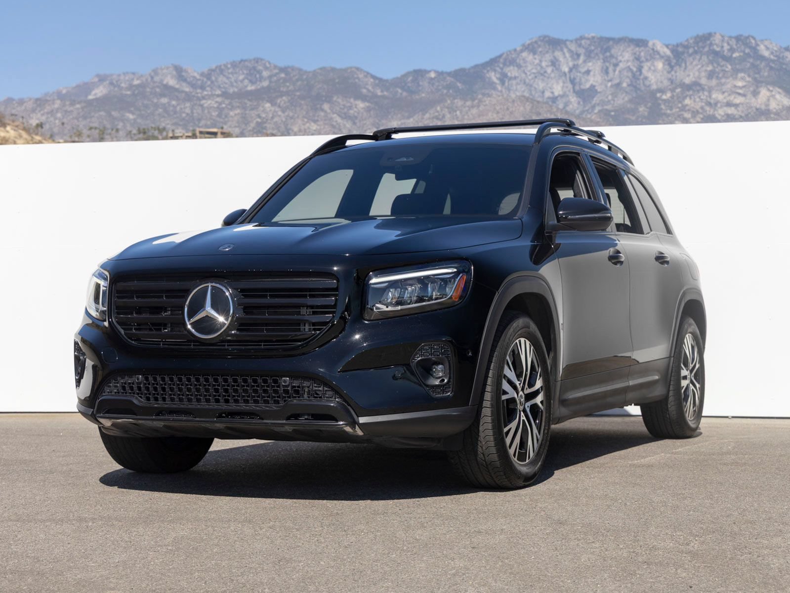 Used 2025 Mercedes-Benz GLB 250 image 1