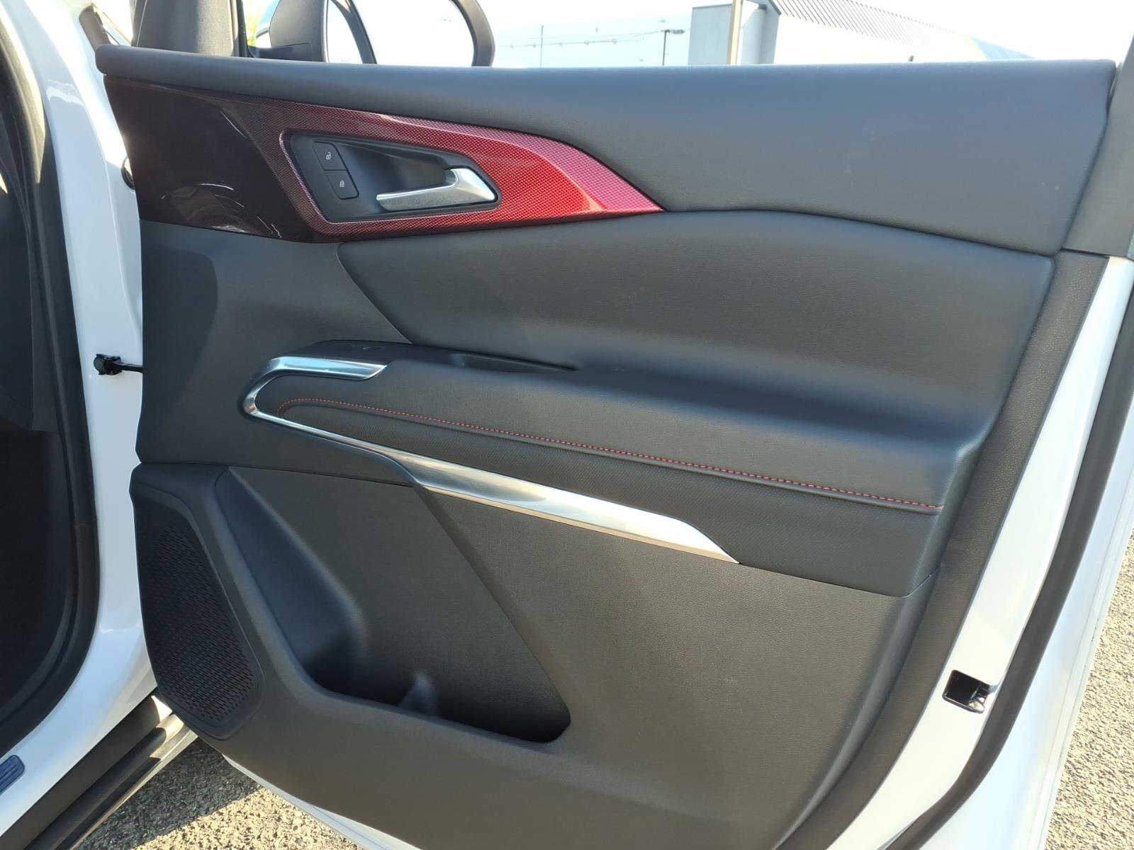 Certified 2025 Chevrolet Traverse Z71 w/ Driver Confidence Package AWD/4WD image 11