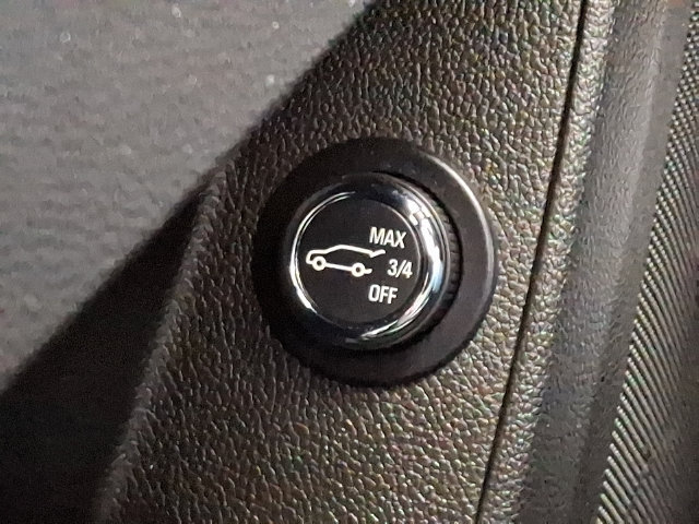 Used 2023 Chevrolet Traverse LT w/ LT Premium Package AWD/4WD image 25