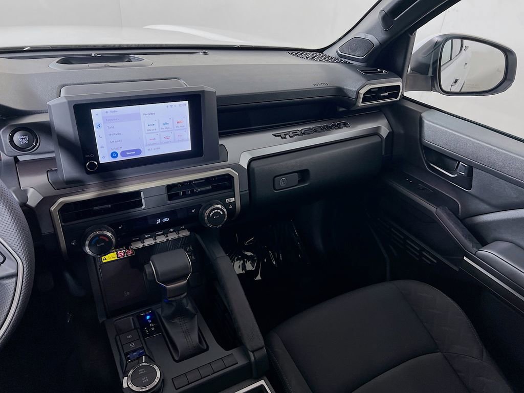 Certified 2025 Toyota Tacoma SR5 AWD/4WD image 20