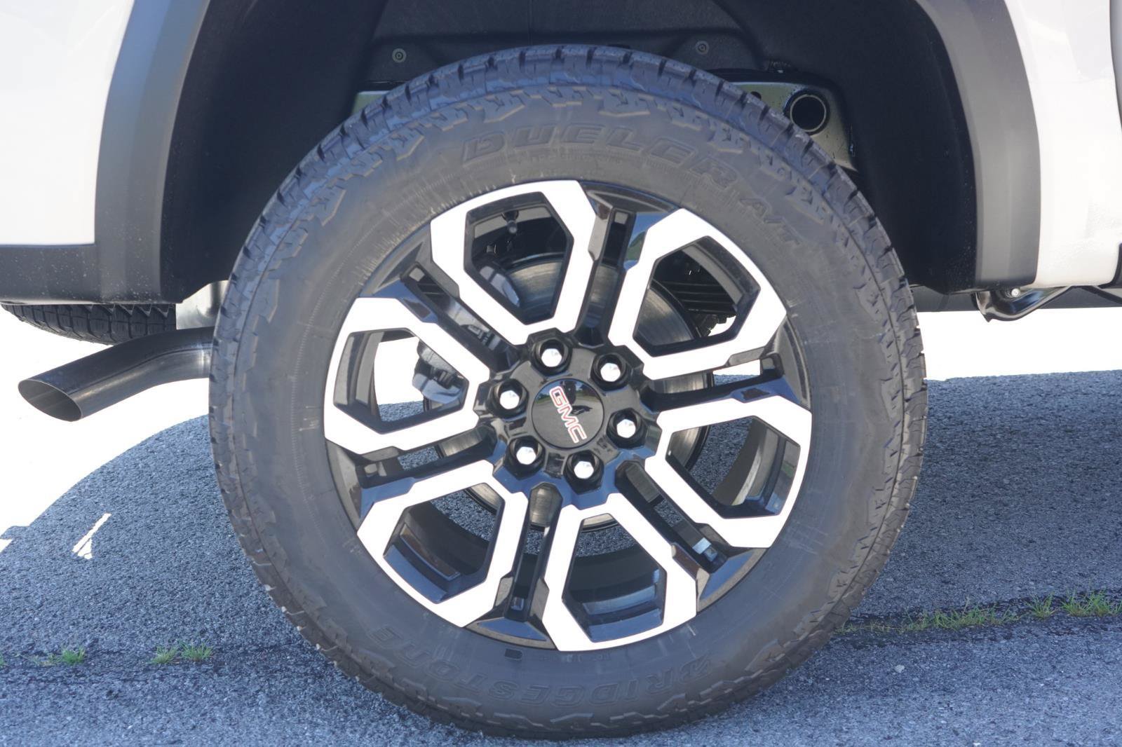 New 2026 GMC Canyon AT4 w/ Technology Plus Package AWD/4WD image 13