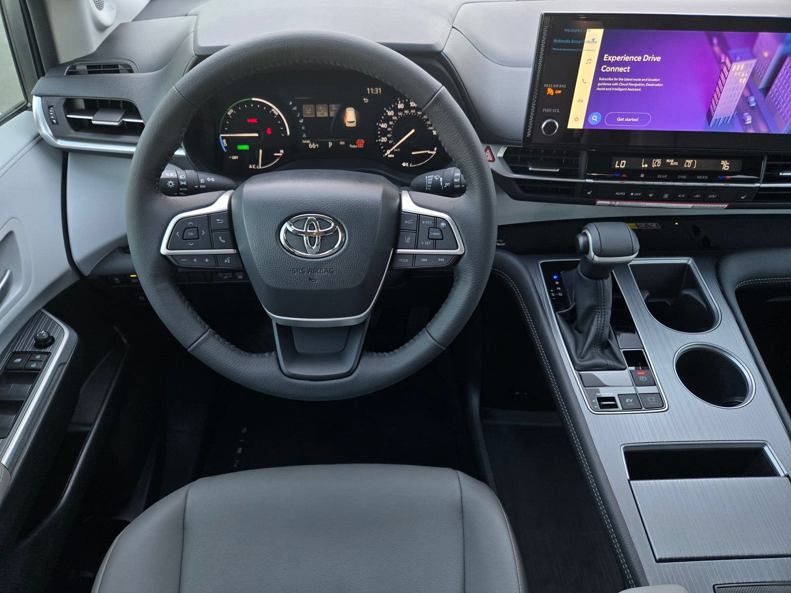 Certified 2026 Toyota Sienna XLE FWD image 14