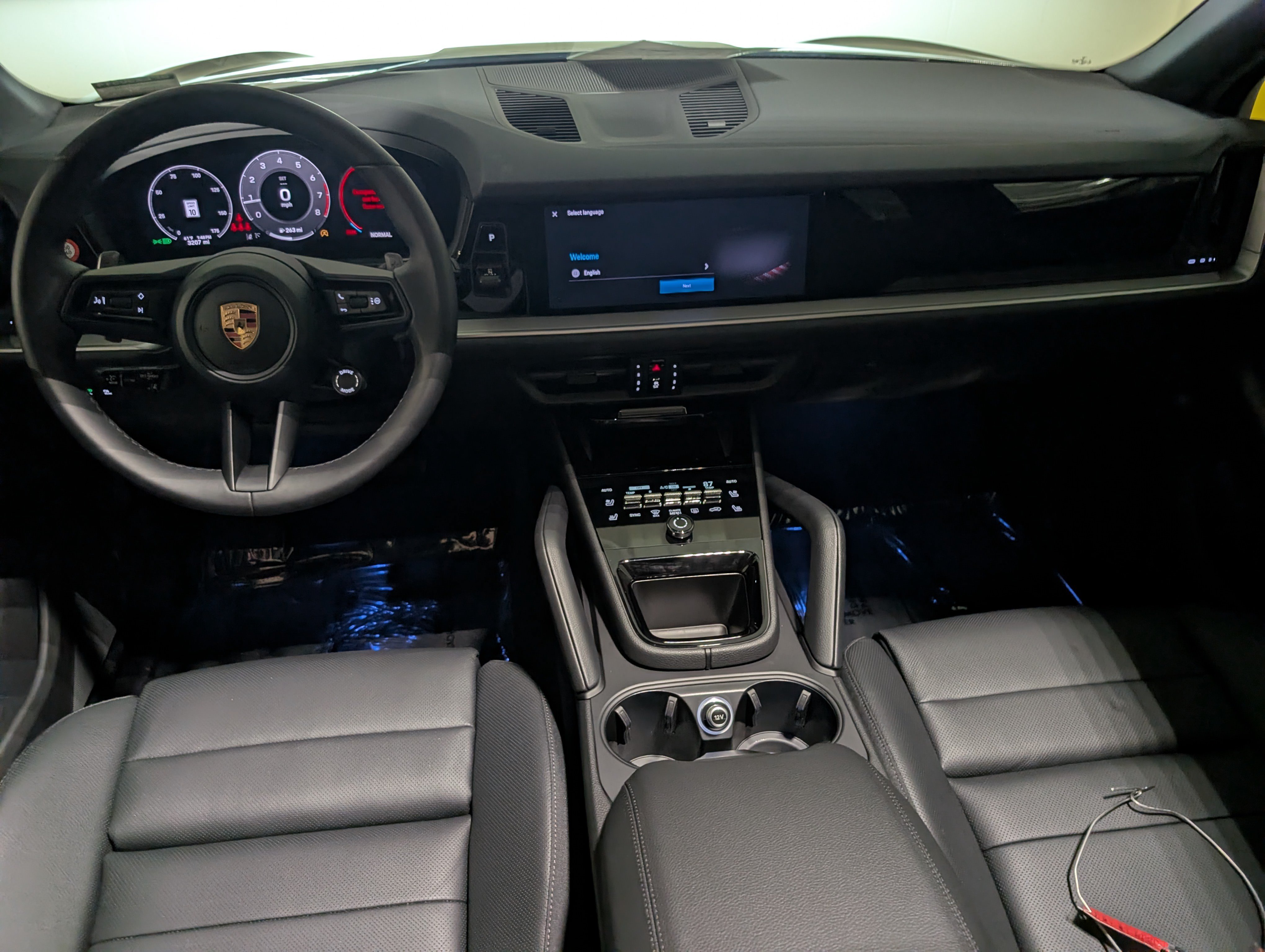 Certified 2025 Porsche Cayenne AWD/4WD image 7