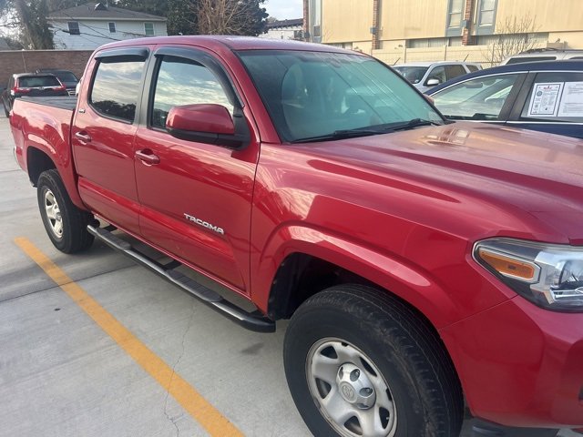 Used 2016 Toyota Tacoma SR5 w/ Towing Package image 4