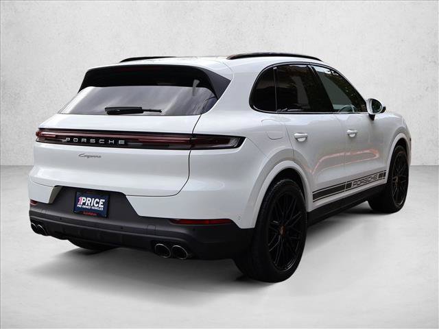 Used 2025 Porsche Cayenne AWD/4WD image 6