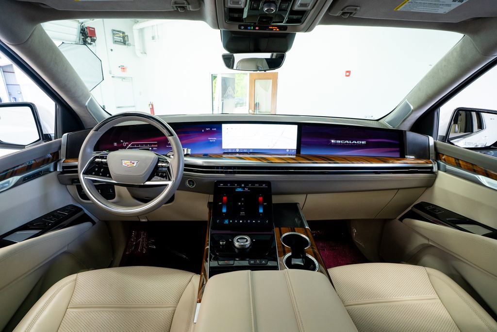 Used 2025 Cadillac Escalade ESV Sport Platinum w/ LPO, ONYX Package RWD image 51