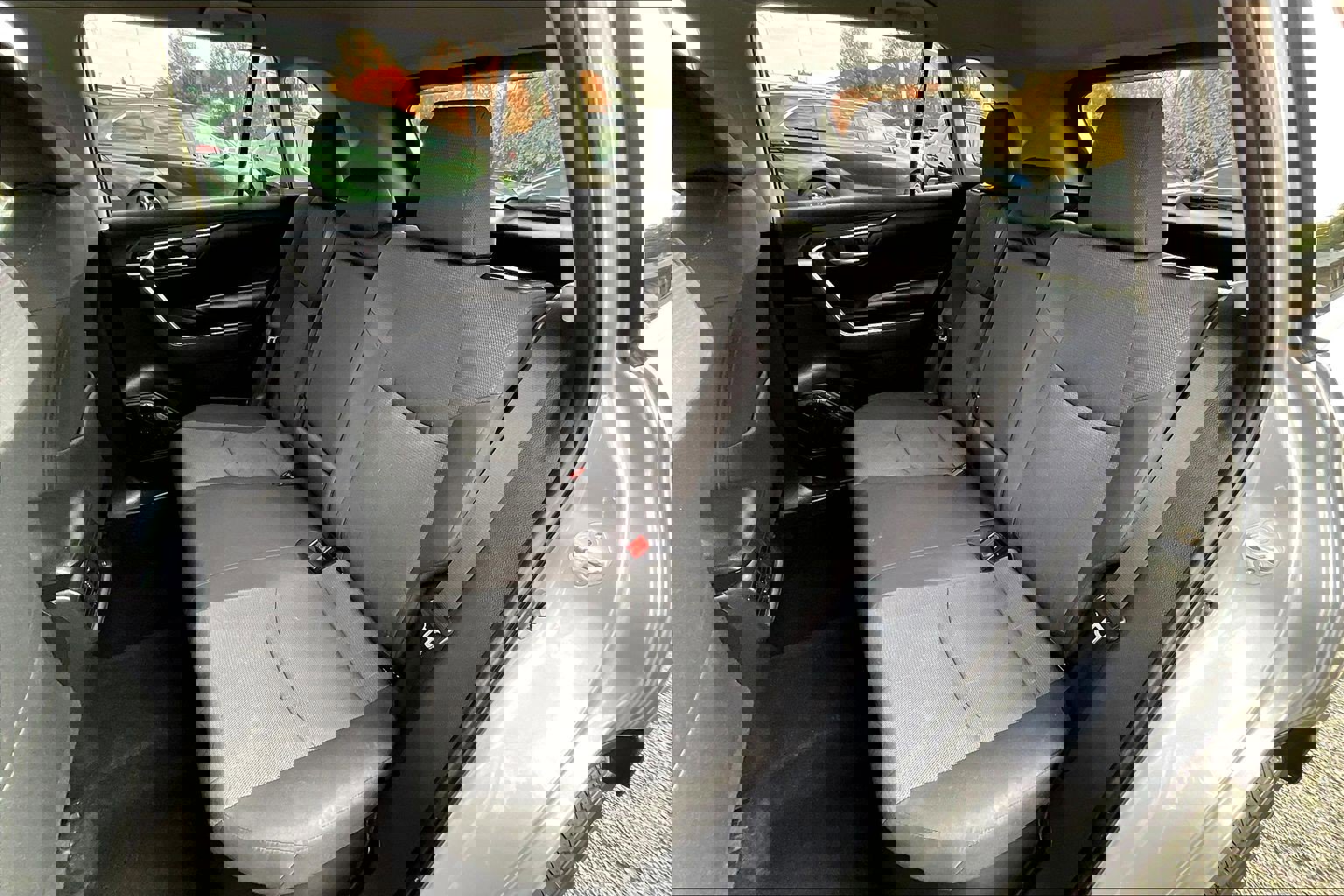 Used 2025 Toyota RAV4 XLE image 24