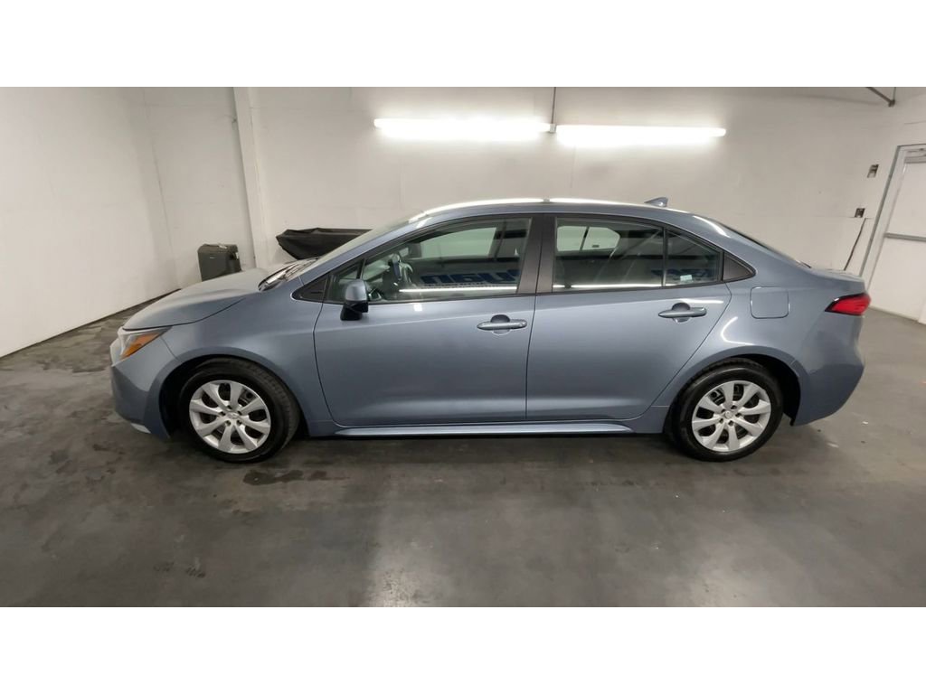 Used 2023 Toyota Corolla LE image 5