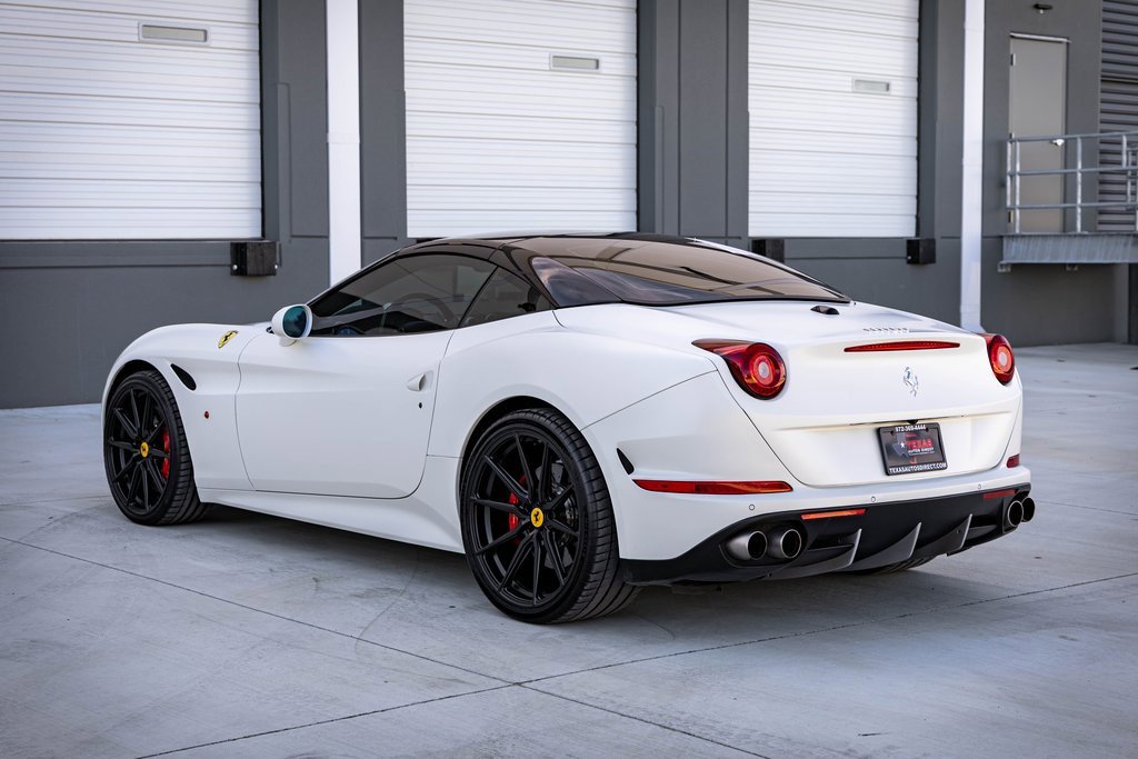 Used 2016 Ferrari California T image 9