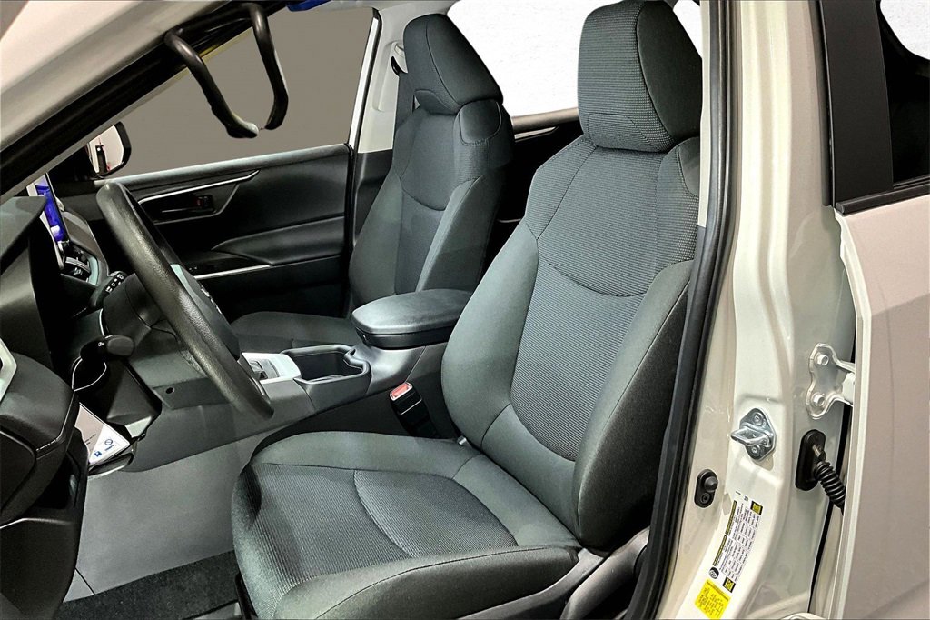 New 2025 Toyota RAV4 LE image 19