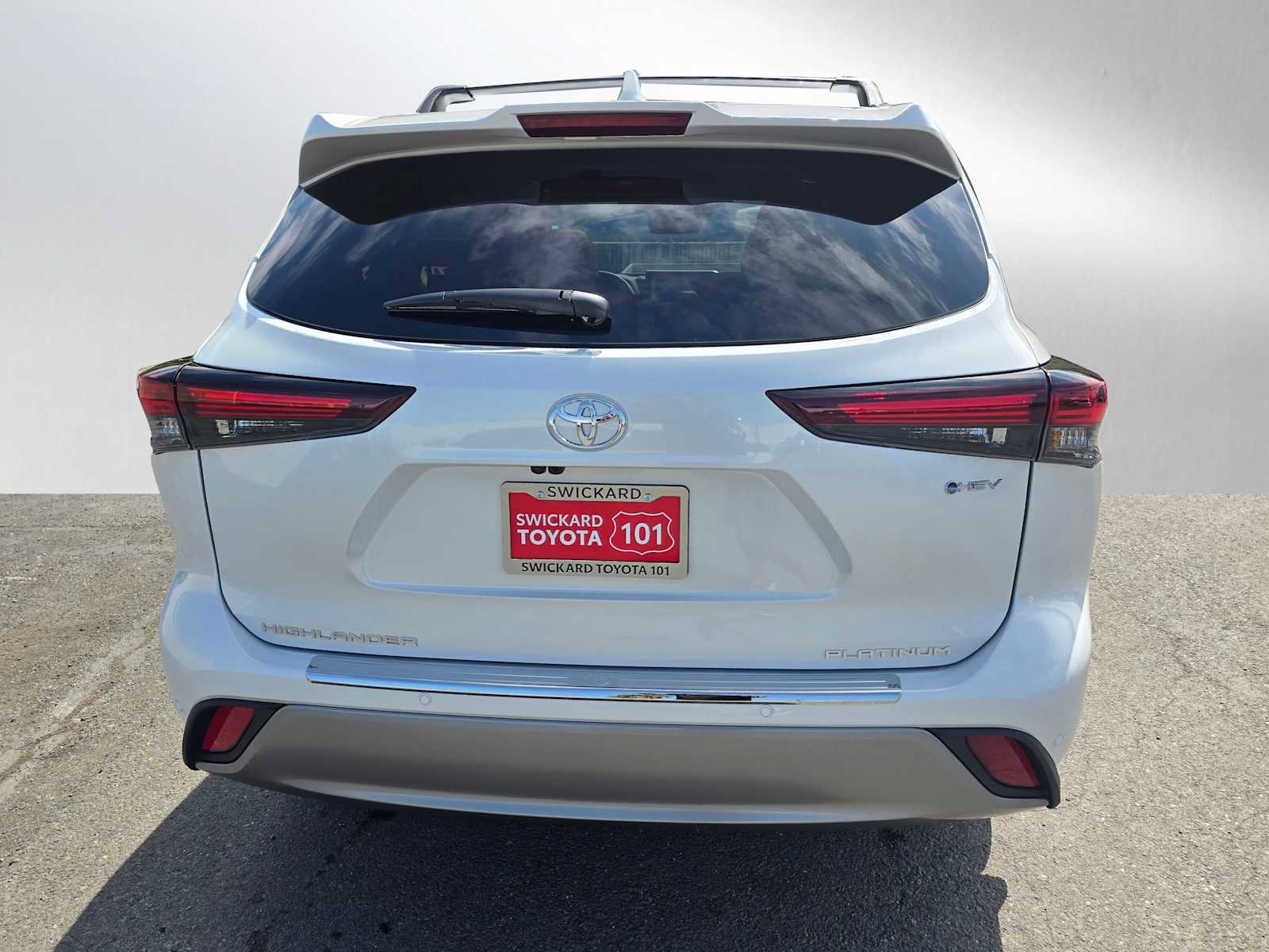 New 2026 Toyota Highlander Platinum AWD/4WD image 4