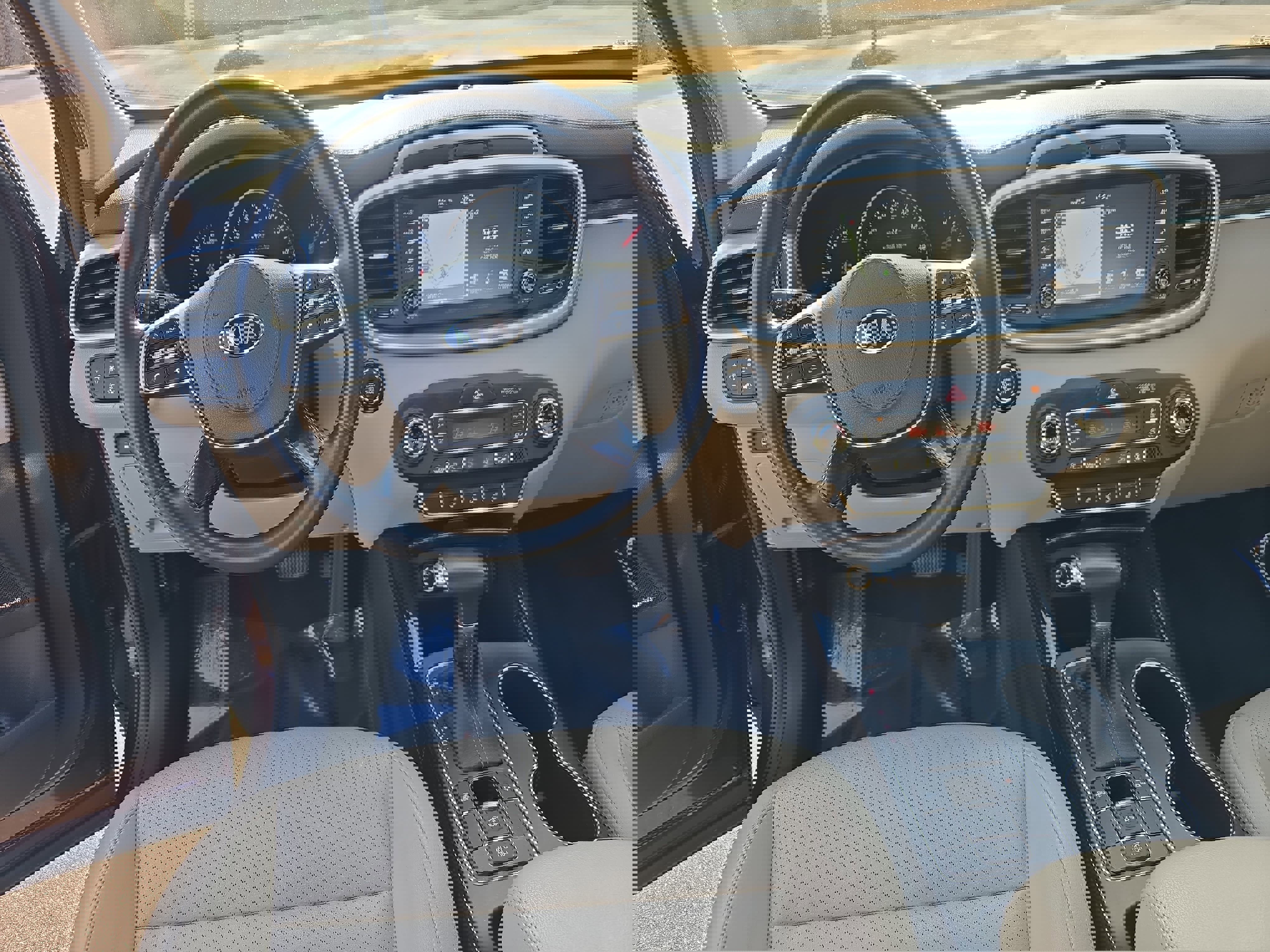 Used 2019 Kia Sorento EX w/ EX Touring Package image 18