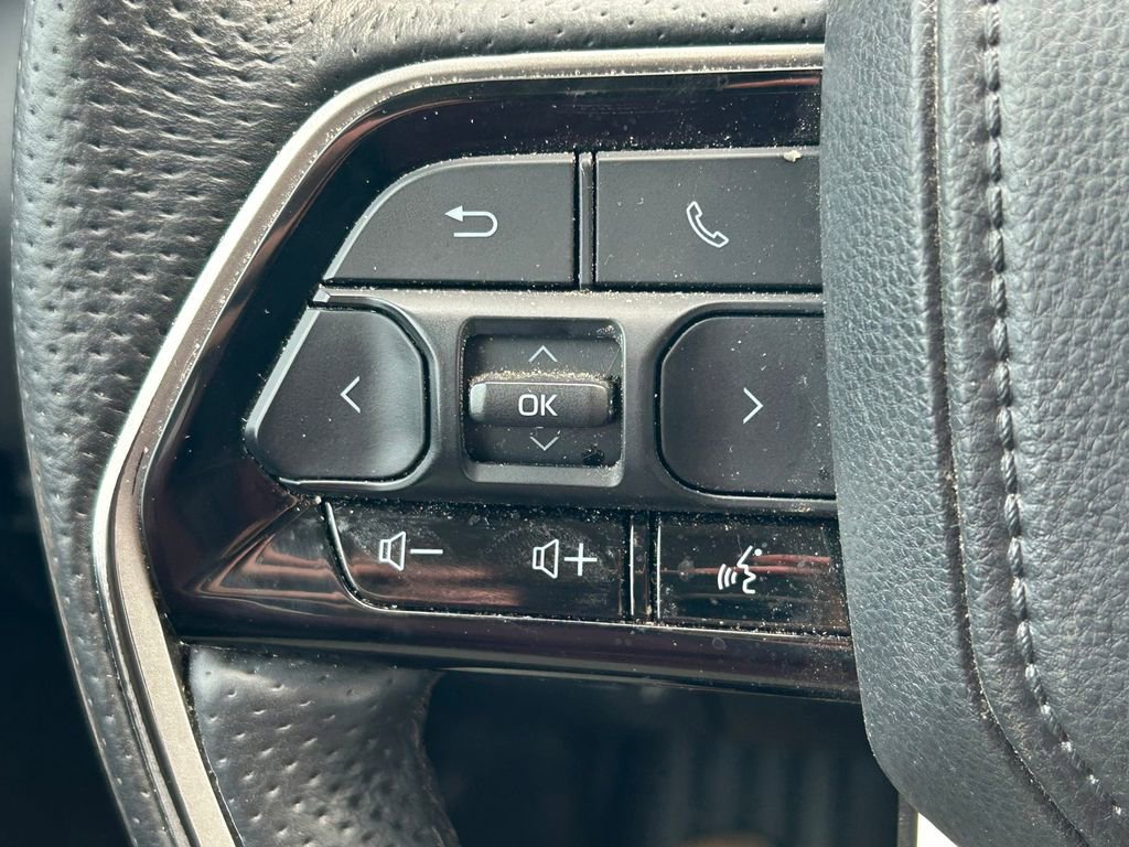 Used 2023 Toyota Tundra Limited w/ Power Package image 40