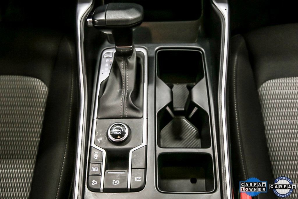 Used 2025 Kia Sorento LX image 23