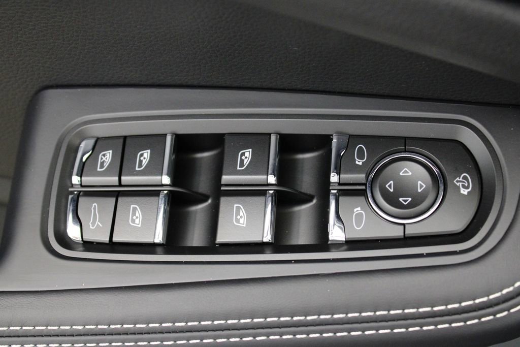 New 2026 Porsche Macan image 25