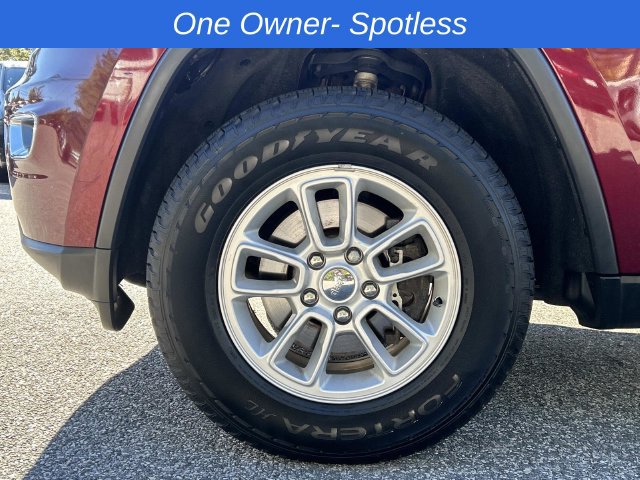 Used 2019 Jeep Grand Cherokee Laredo AWD/4WD image 9