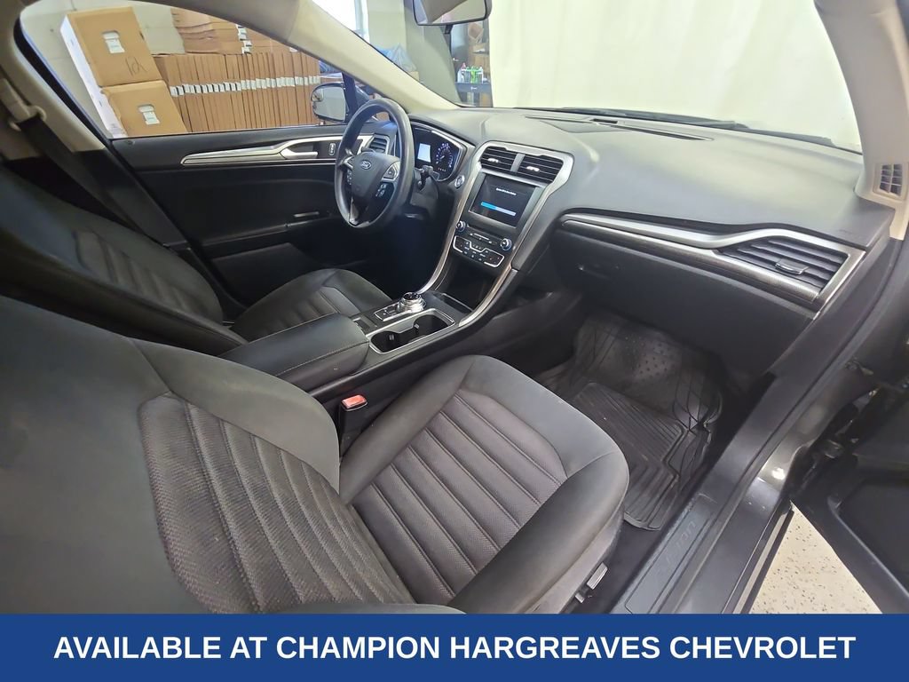Used 2017 Ford Fusion SE w/ Fusion SE Technology Package FWD image 37