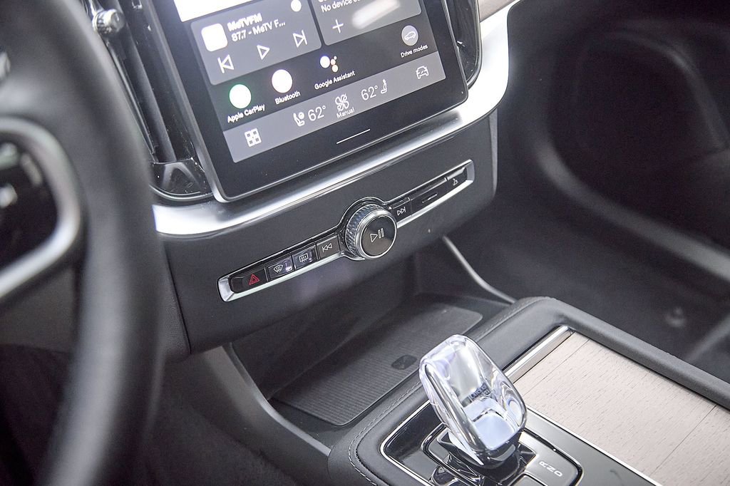 New 2026 Volvo XC90 B6 Plus w/ Protection Package Premier image 19