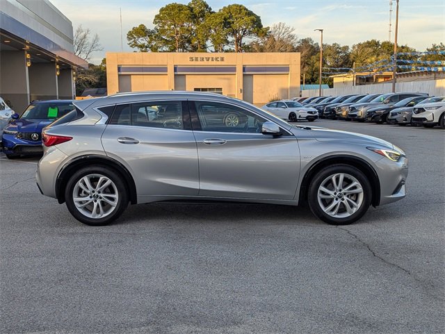 Used 2019 INFINITI QX30 image 3