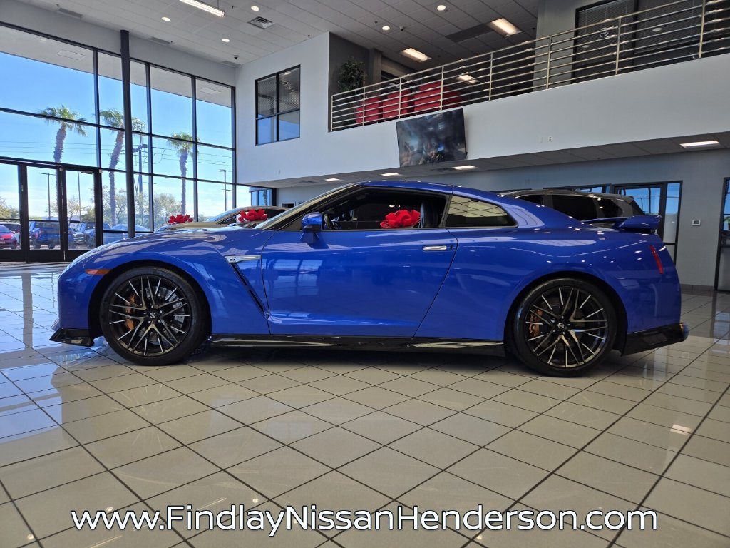 Used 2021 Nissan GT-R Premium AWD/4WD image 3