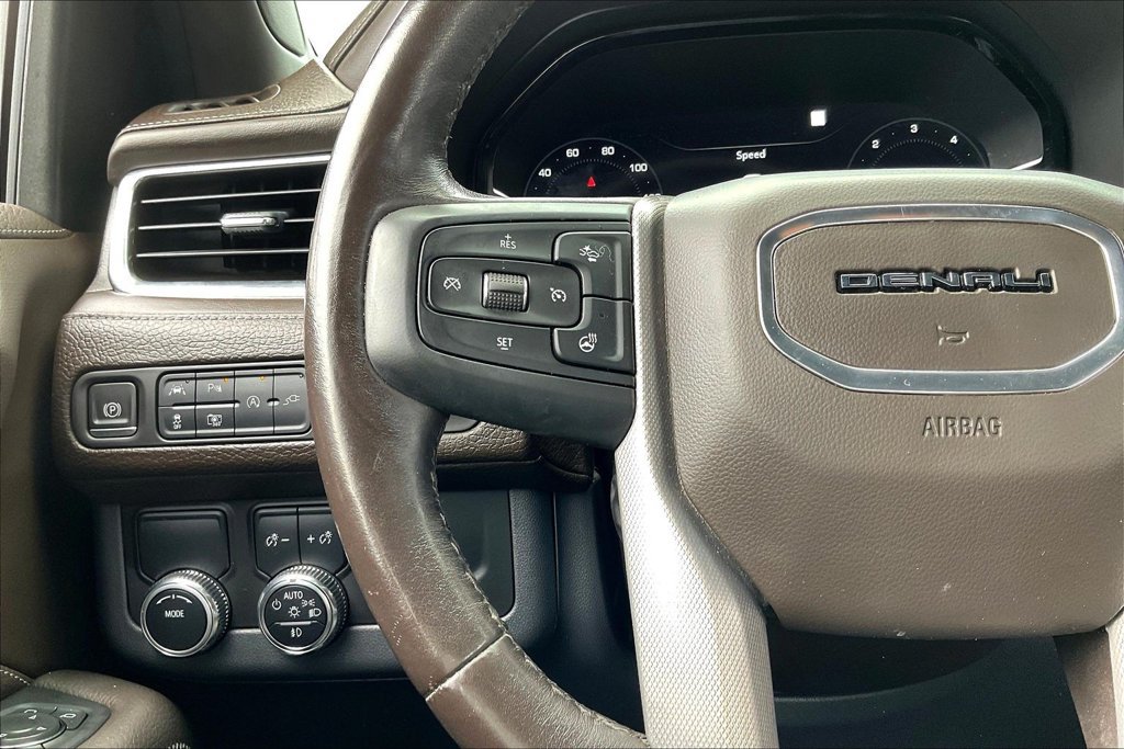 Used 2022 GMC Yukon XL Denali RWD image 9