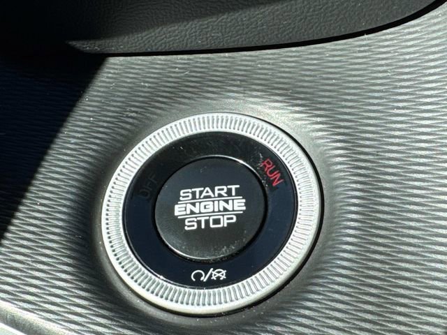 Used 2024 Jeep Grand Cherokee Laredo w/ Trailer Tow Package image 34