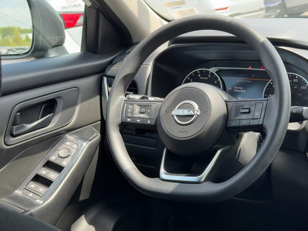 Used 2024 Nissan Rogue S FWD image 14