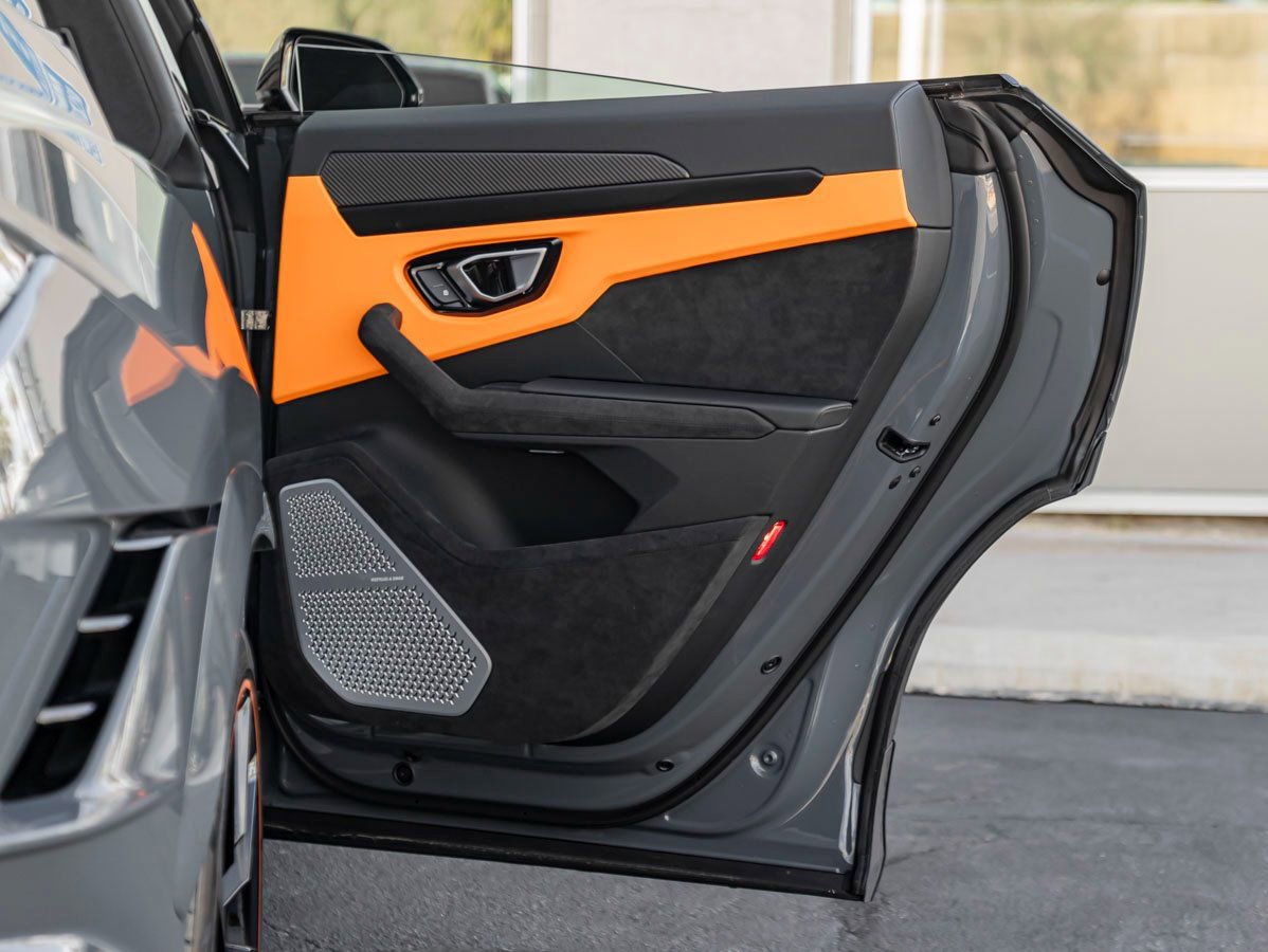 Used 2024 Lamborghini Urus S image 23