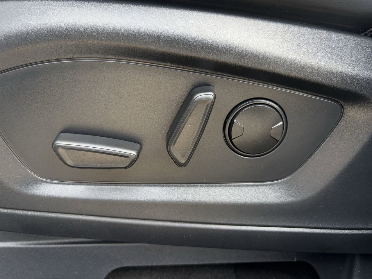 Used 2025 Ford Explorer ST-Line RWD image 26