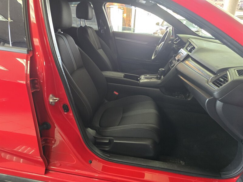 Used 2017 Honda Civic Sport image 12